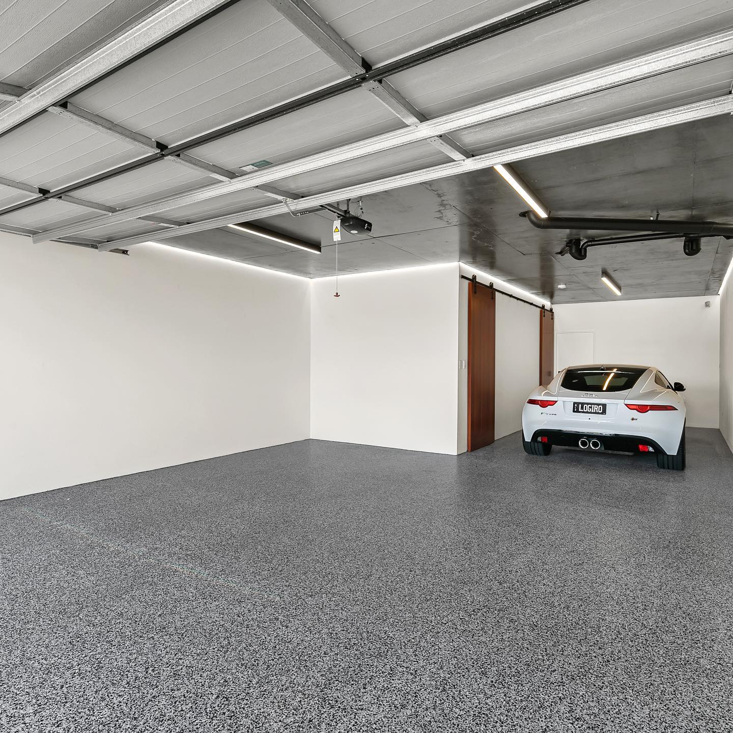 Garage epoxy flooring